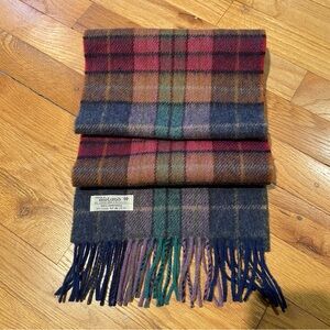 John Hanly Irish lambswool plaid fringed scarf. Unisex